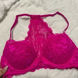 Sooo cute!! Front clasp